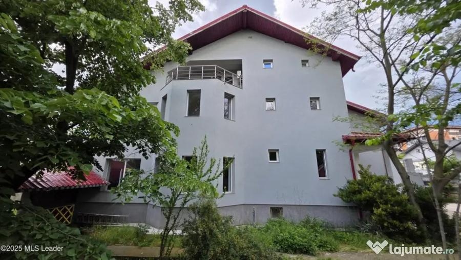 Casă cu 7 camere cu Teren 1120 Mp în Pipera