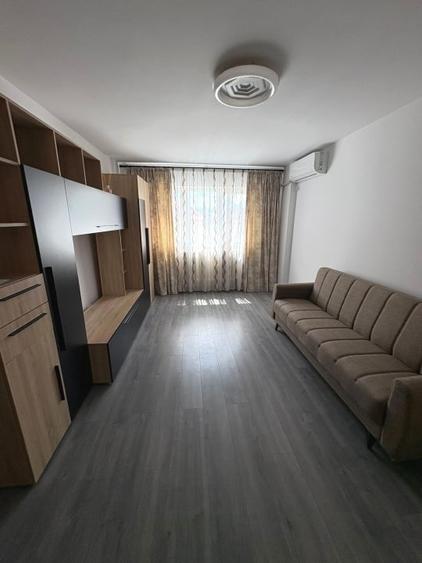 Apartament cu 3 camere în Cetate