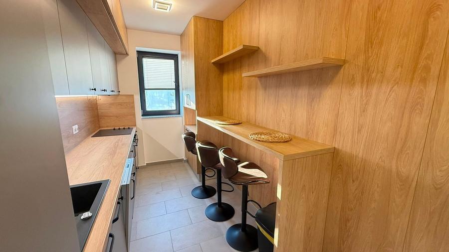 Apartament cu 2 camere decomandat, mobilat în Băneasa