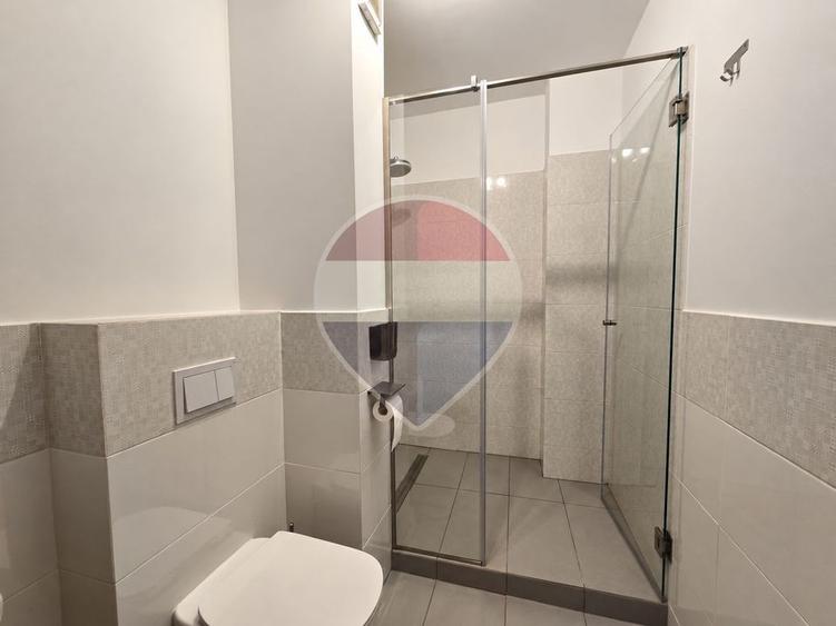 Apartament cu 3 camere semidecomandat, mobilat în Calea Turzii