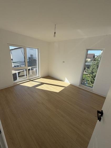 Casă cu 4 camere în Pădureni