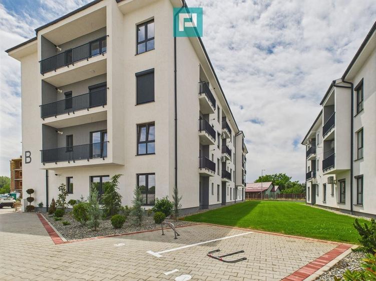 Apartament cu 3 camere semidecomandat în Grădiște