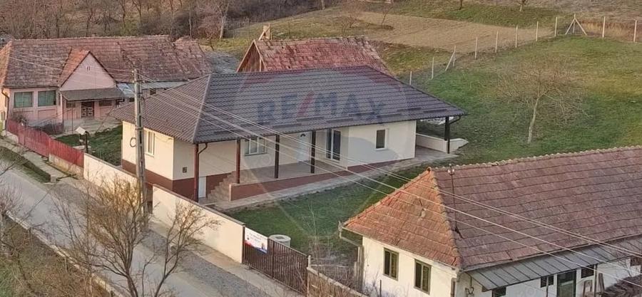 Casă cu Teren 800 Mp în Gălățeni