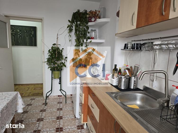 Apartament cu 3 camere decomandat în Răcăciuni