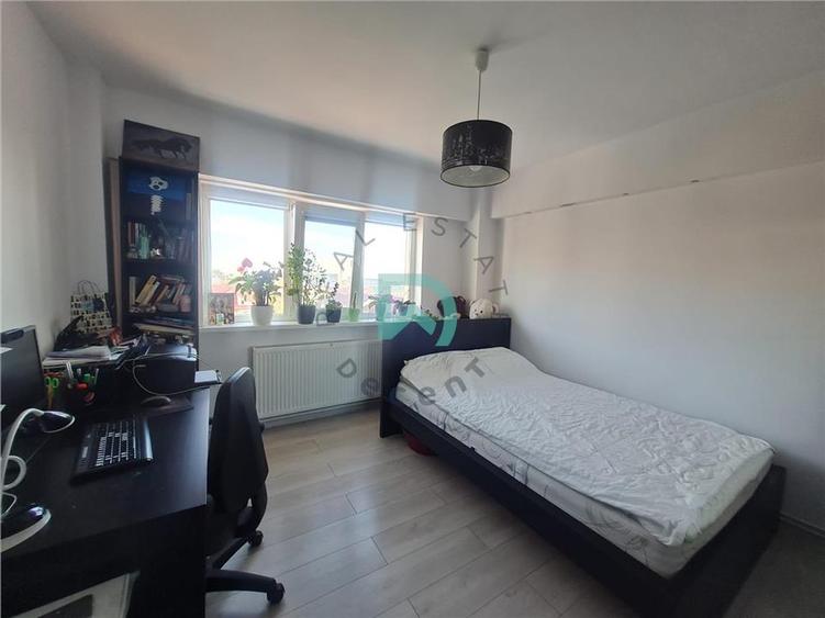Apartament cu 3 camere decomandat, mobilat în Răcădău