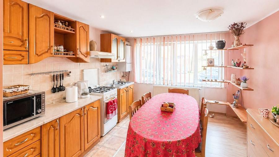 Apartament cu 3 camere decomandat în Gară