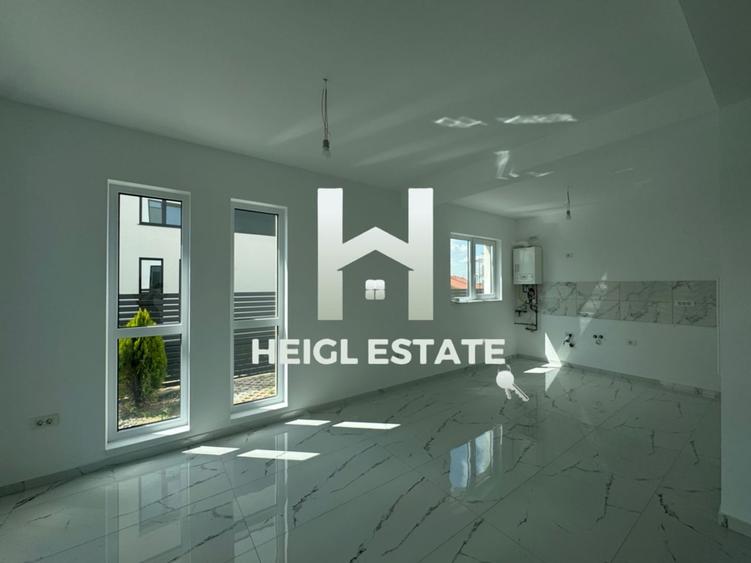 Duplex cu 5 camere cu Canalizare în Dumbrăvița