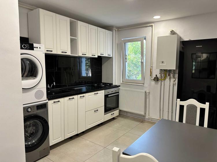 Apartament cu 2 camere semidecomandat în Cornișa