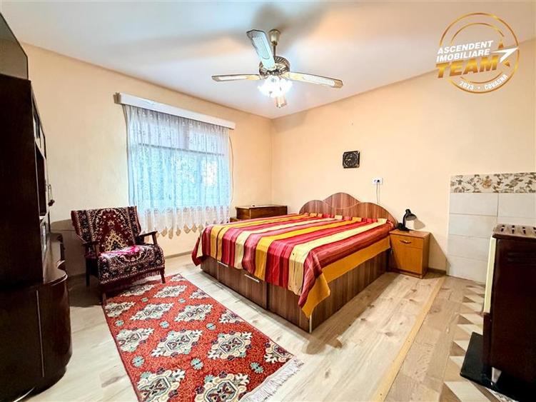 Casă individuală cu 4 camere cu Canalizare în Cernat