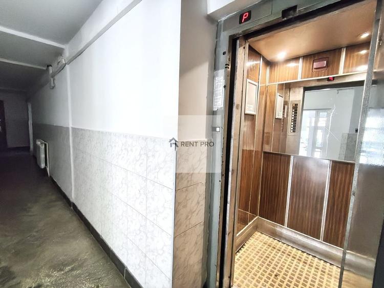 Garsonieră decomandată, mobilată în Decebal