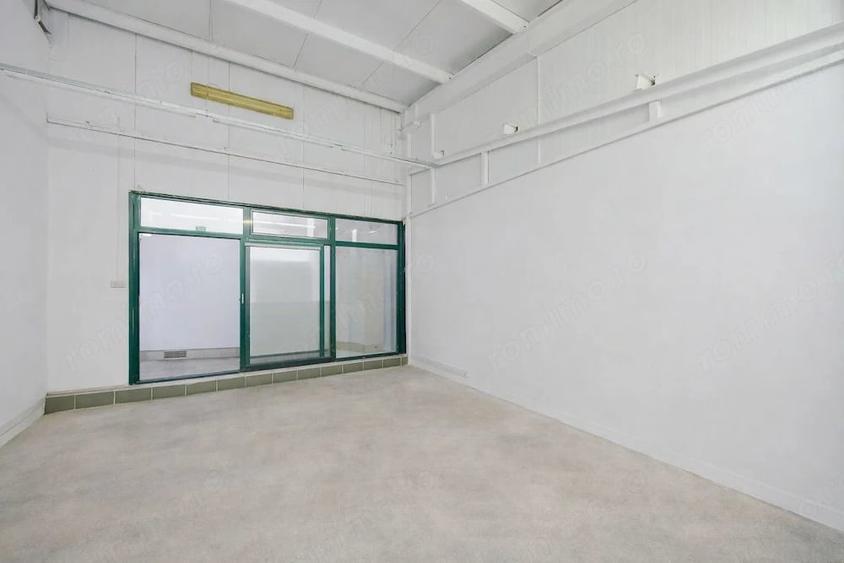 Spațiu comercial, de 595 mp, în Prundu
