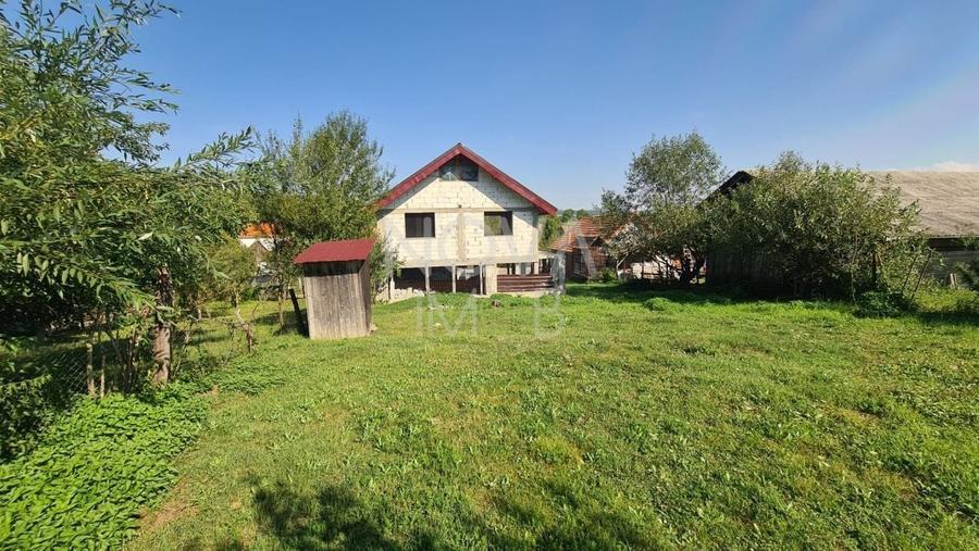 Casă individuală cu 3 camere cu Canalizare în Marpod