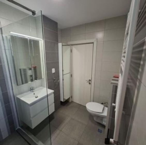 Apartament cu 2 camere semidecomandat, mobilat în Titan