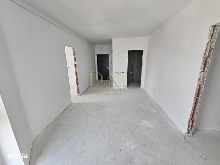 Apartament cu 3 camere decomandat în Între Lacuri
