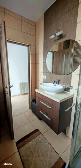 Casă cu 4 camere decomandat cu Teren 177 Mp în Central