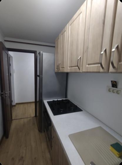 Apartament cu 3 camere semidecomandat, mobilat în Inel II