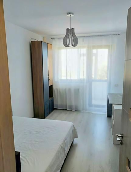 Apartament cu 3 camere decomandat, mobilat în Tomis Nord