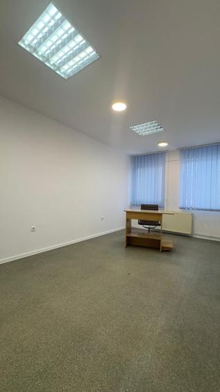 Casă cu 7 camere cu Teren 150 Mp în Tomis II