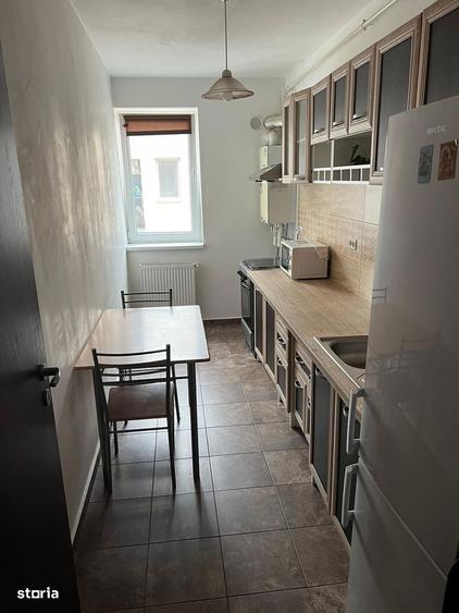 Apartament cu 2 camere decomandat, mobilat în Apărătorii Patriei