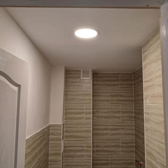 Garsonieră semidecomandată în Luna