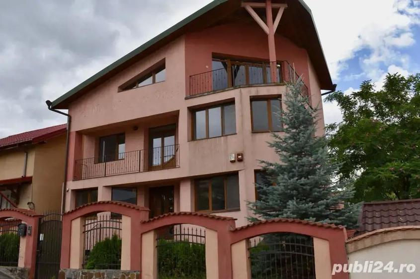 Casă cu 6 camere cu Teren 404 Mp în Bunloc
