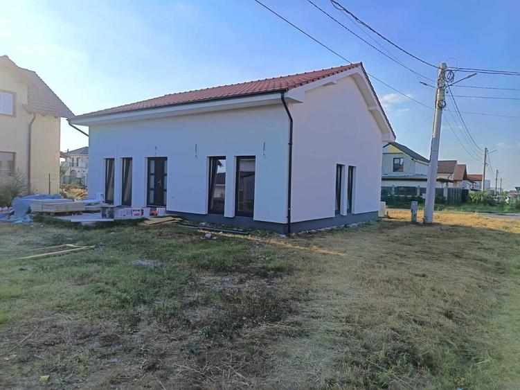 Casă cu 3 camere în Fântânele