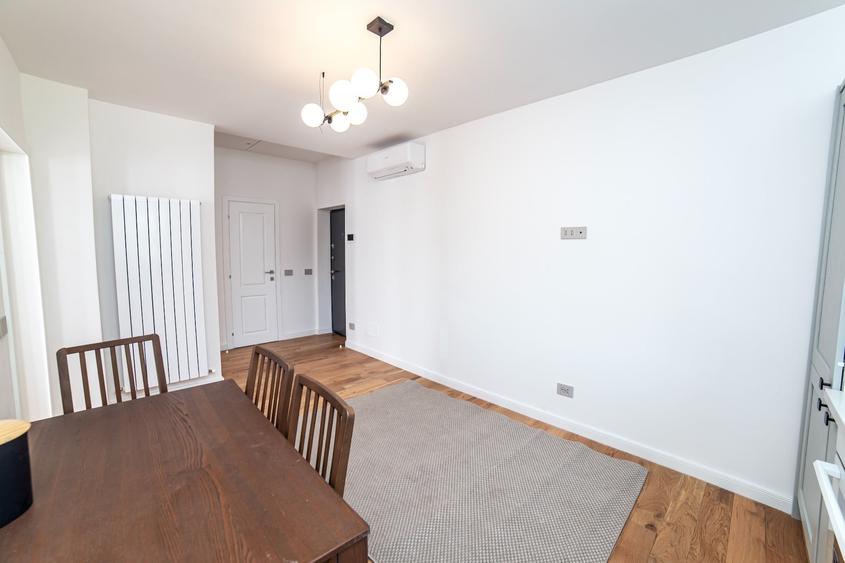 Apartament cu 2 camere decomandat, mobilat în P-ța Victoriei