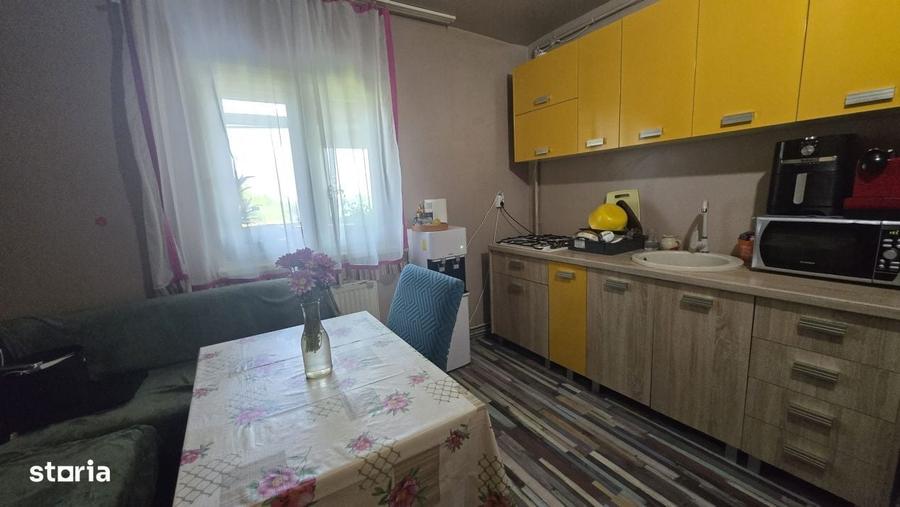 Apartament cu 3 camere decomandat în Exterior Sud