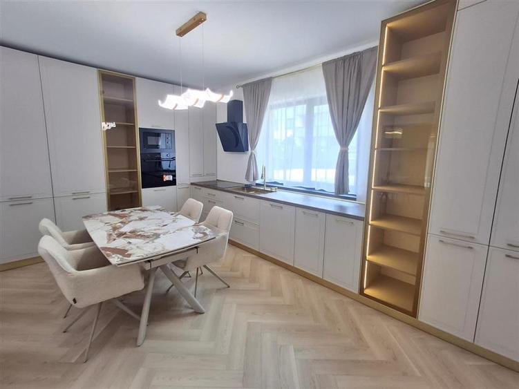 Casă individuală cu 4 camere cu Teren 250 Mp în Șelimbăr