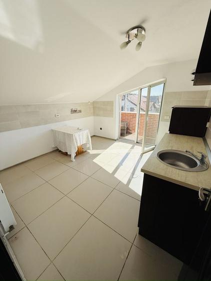 Apartament cu 3 camere decomandat în Chișoda