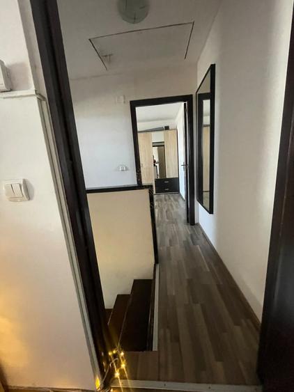 Apartament cu 3 camere decomandat, mobilat în Titan
