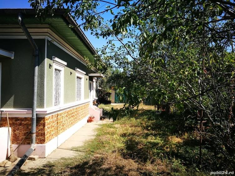 Casă cu 4 camere cu Teren 1200 Mp în Poenari