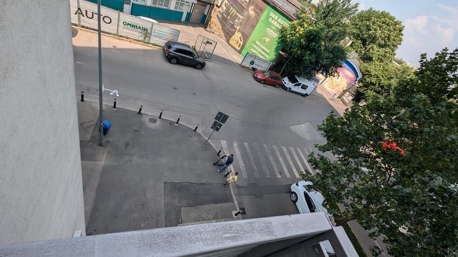 Apartament cu 3 camere decomandat în Morarilor