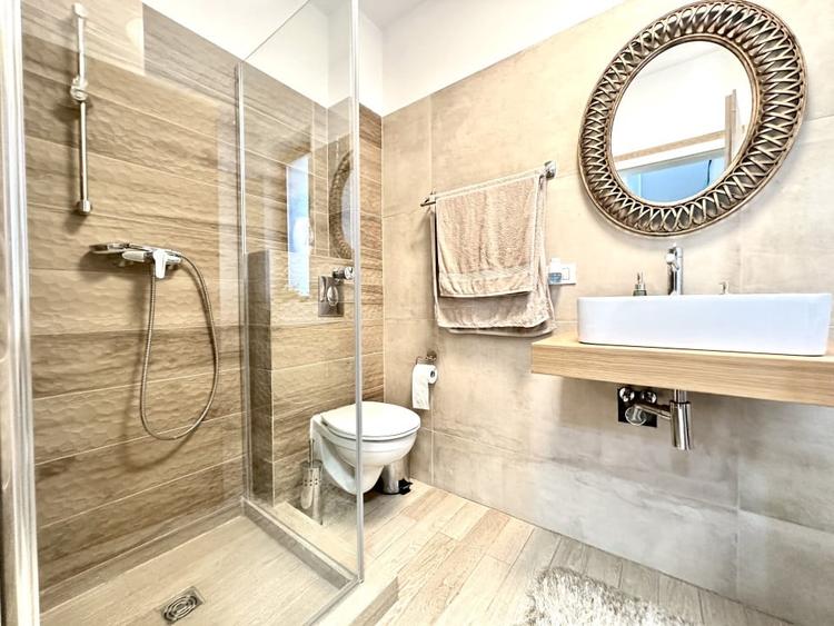 Duplex cu 4 camere cu Canalizare în Dumbrăvița