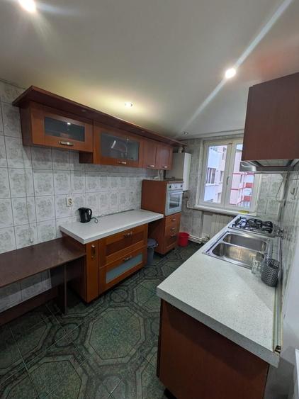 Apartament cu 2 camere decomandat în Precista