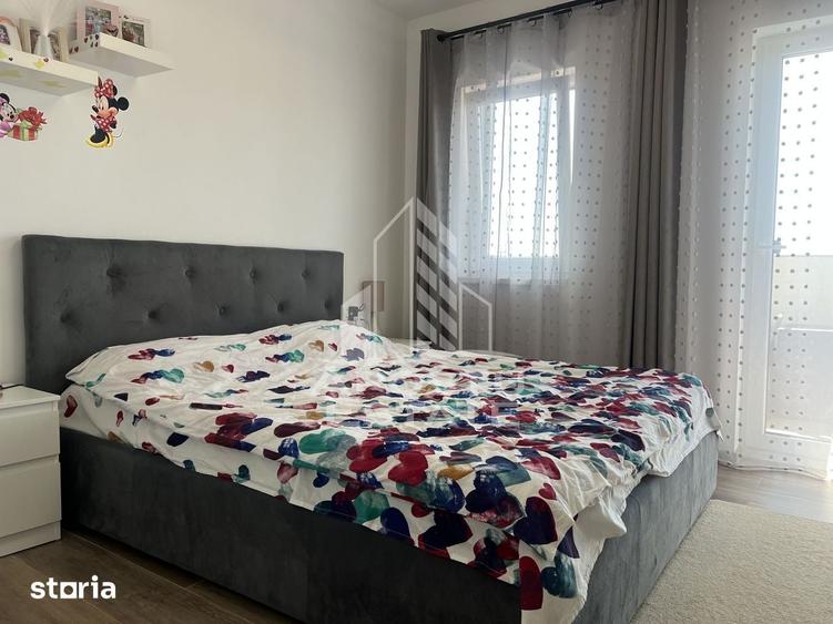 Apartament cu 3 camere semidecomandat în Ghiroda
