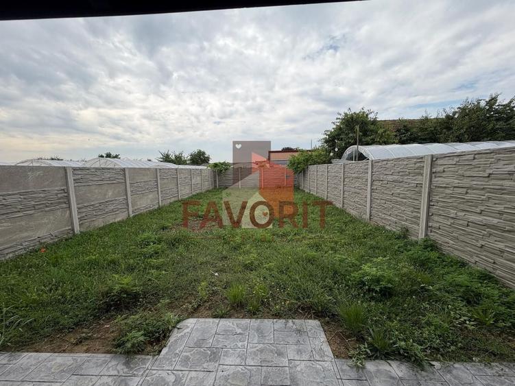 Duplex cu 4 camere cu Canalizare în Utvin