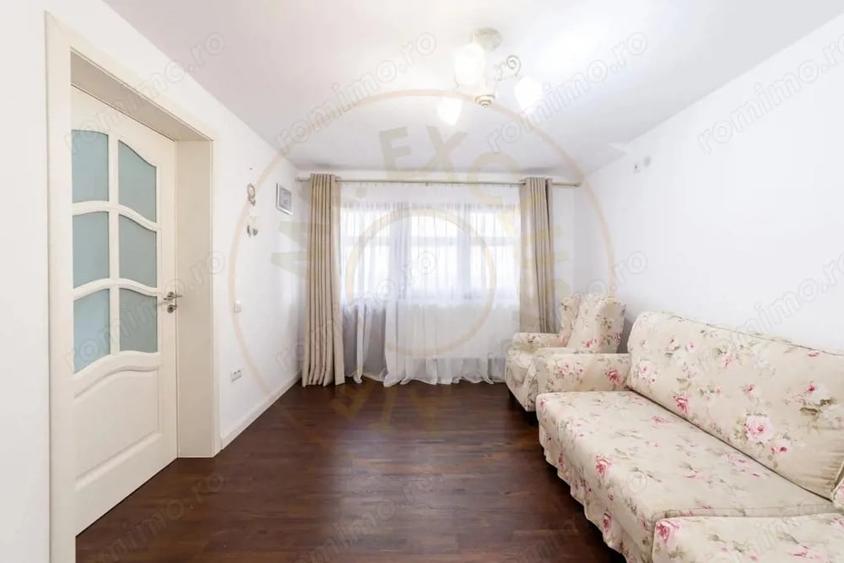 Casă cu Teren 477 Mp în Bradu