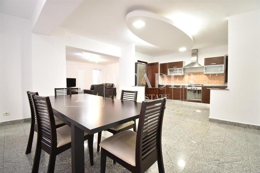Apartament cu 4 camere semidecomandat în Aviatorilor