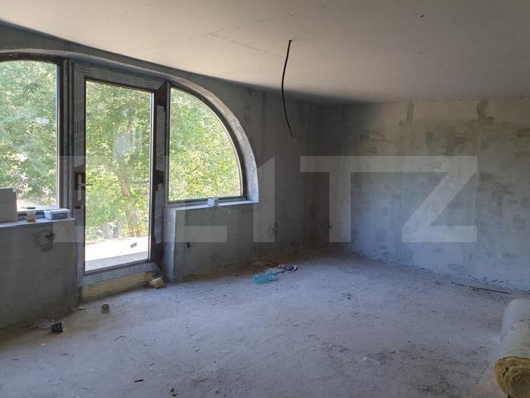 Casă individuală cu 6 camere cu Teren 1000 Mp în Tărtășești