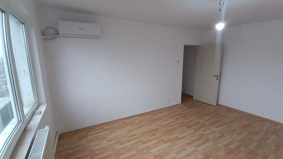 Apartament cu 2 camere nedecomandat în Aviatori