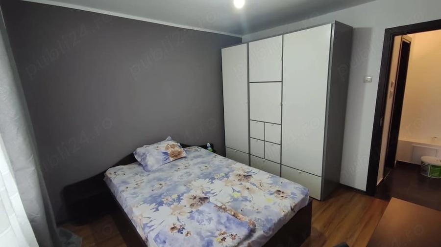 Apartament cu 3 camere decomandat în Exterior Vest
