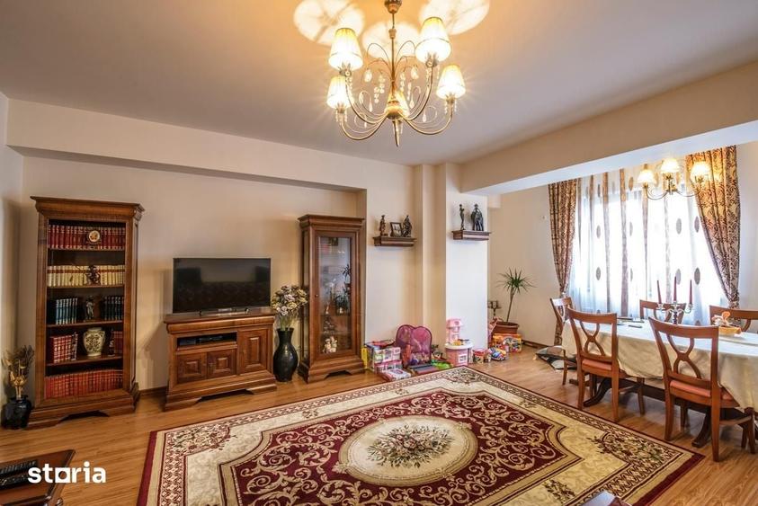 Apartament cu 3 camere decomandat în Central