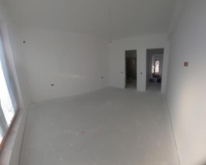 Casă cu 3 camere cu Teren 320 Mp în Vârteju