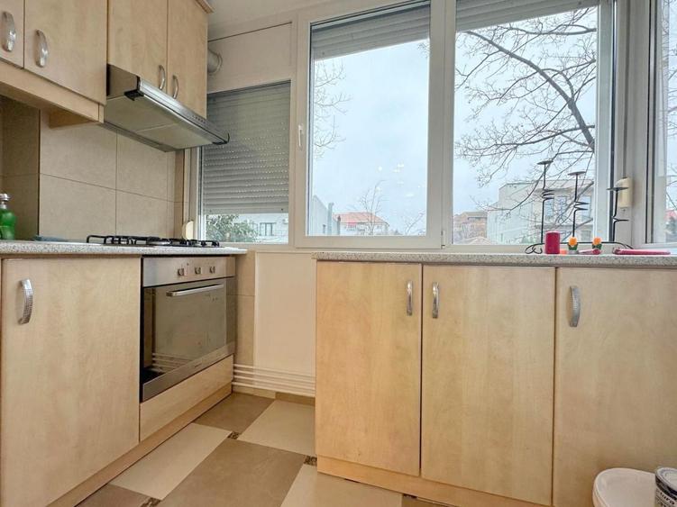 Apartament cu 2 camere decomandat, mobilat în Aradului