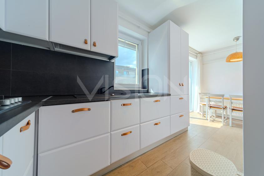 Apartament cu 3 camere semidecomandat în Între Lacuri