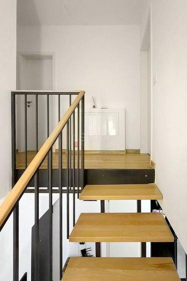 Apartament cu 3 camere decomandat, mobilat în Tractorul