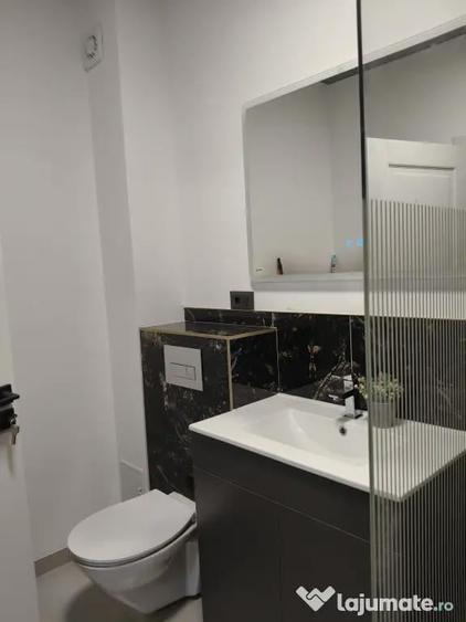 Garsonieră decomandată în Central