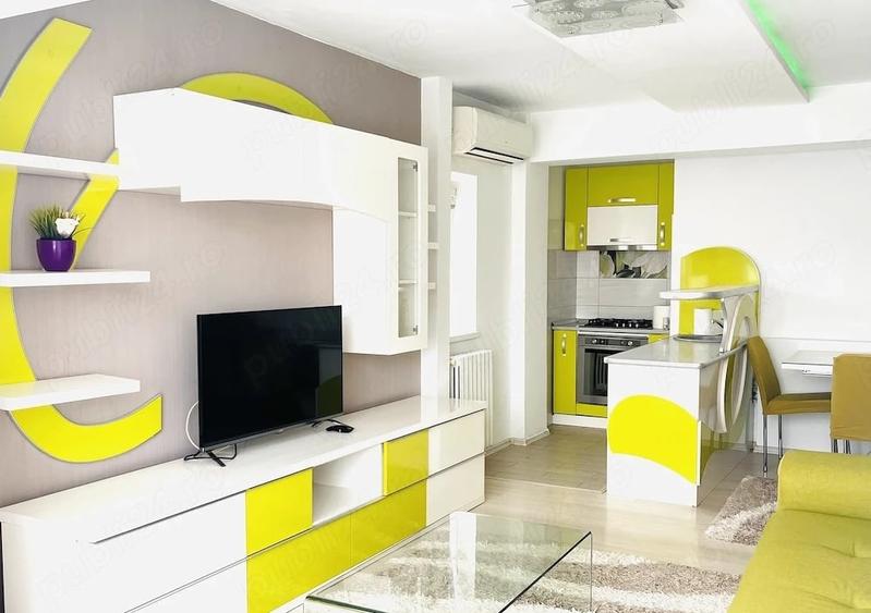 Apartament cu 3 camere decomandat, mobilat în City Park Mall