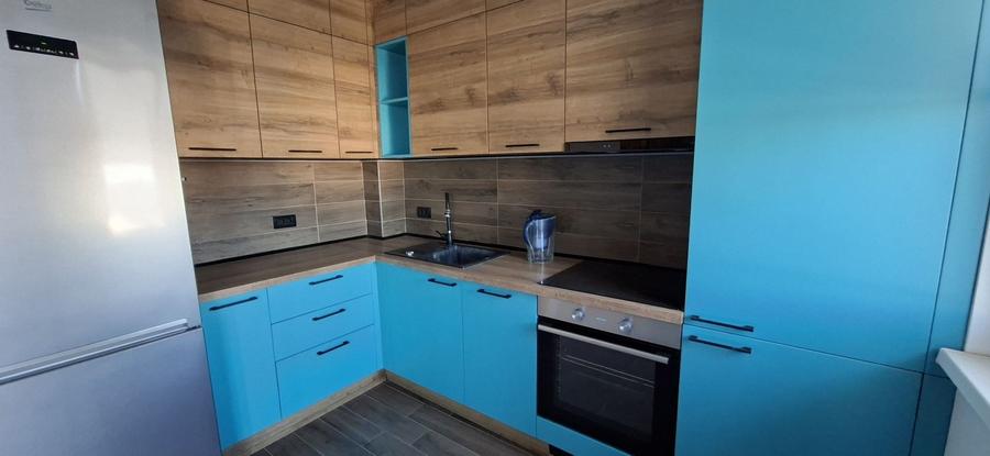 Apartament cu 3 camere semidecomandat, mobilat în Dumbrăvița